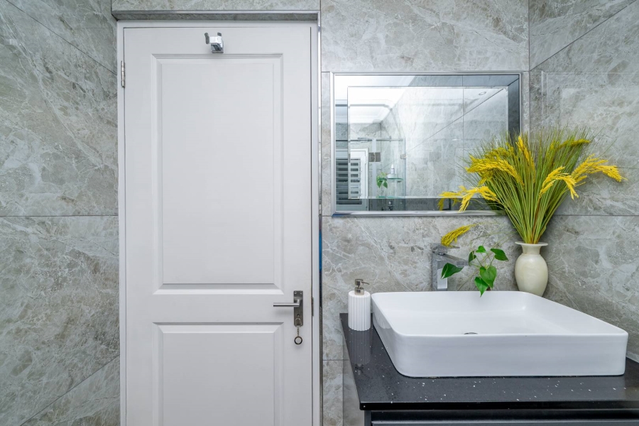 7 Bedroom Property for Sale in Plattekloof Western Cape